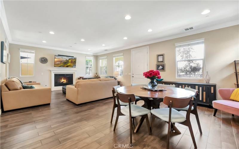 Open concept dining room/living room