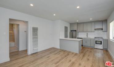 4136 Grand View Boulevard 14, Los Angeles, California 90066, 1 Bedroom Bedrooms, ,1 BathroomBathrooms,Residential Lease,Rent,4136 Grand View Boulevard 14,24430955