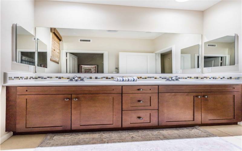 Upstairs shared bathroom