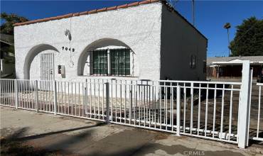 7049 Alabama Avenue, Canoga Park, California 91303, 2 Bedrooms Bedrooms, ,1 BathroomBathrooms,Residential Lease,Rent,7049 Alabama Avenue,SR24172972