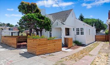 2544 82nd Avenue, Oakland, California 94605, 2 Bedrooms Bedrooms, ,1 BathroomBathrooms,Residential,Buy,2544 82nd Avenue,ML81977696