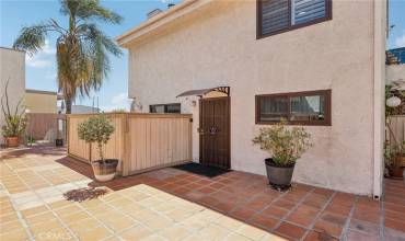 8221 Langdon Avenue 113, Van Nuys, California 91406, 2 Bedrooms Bedrooms, ,2 BathroomsBathrooms,Residential,Buy,8221 Langdon Avenue 113,SR24174996