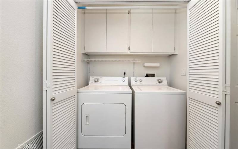 Interior laundry - washer and dryer stay!