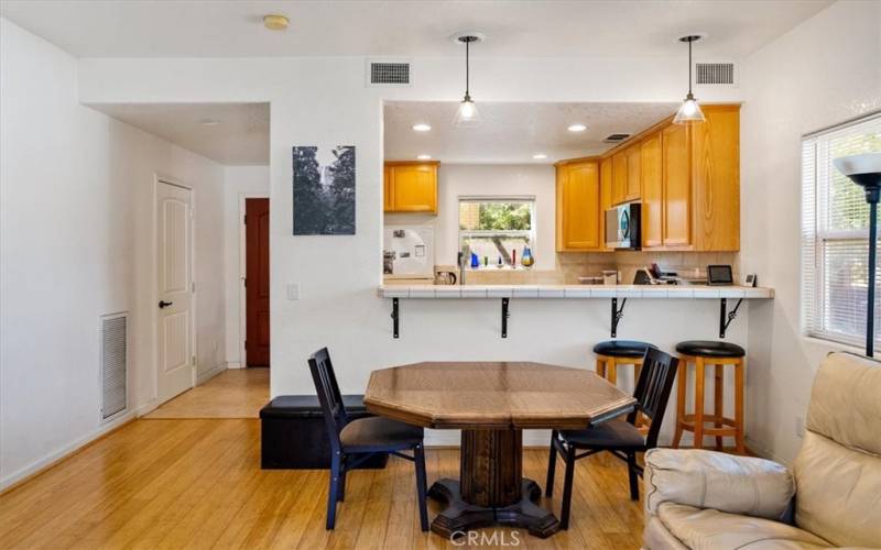 Dining/breakfast bar area