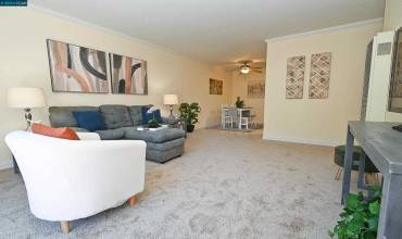 1699 Laguna St 305, Concord, California 94520, 1 Bedroom Bedrooms, ,1 BathroomBathrooms,Residential,Buy,1699 Laguna St 305,41070817