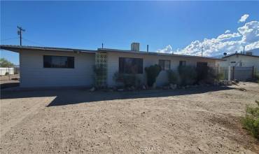 10063 El Sereno Avenue, Lucerne Valley, California 92356, 3 Bedrooms Bedrooms, ,2 BathroomsBathrooms,Residential,Buy,10063 El Sereno Avenue,HD24174828