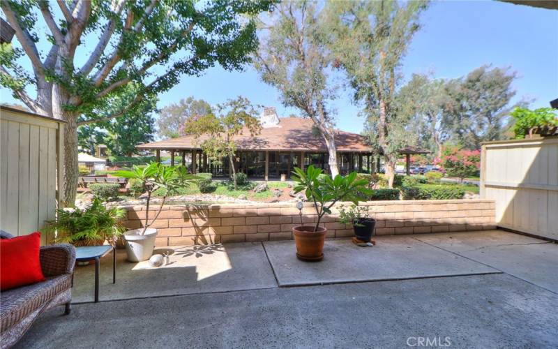 Back yard patio w/ fountains