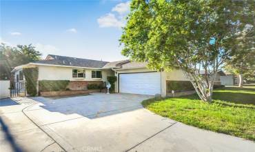 44438 Lowtree Avenue, Lancaster, California 93534, 3 Bedrooms Bedrooms, ,2 BathroomsBathrooms,Residential,Buy,44438 Lowtree Avenue,SR24175645