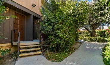 7301 Lennox Avenue B11, Van Nuys, California 91405, 2 Bedrooms Bedrooms, ,2 BathroomsBathrooms,Residential,Buy,7301 Lennox Avenue B11,GD24175629