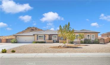 17066 Ta Ki Pi Road, Apple Valley, California 92307, 5 Bedrooms Bedrooms, ,4 BathroomsBathrooms,Residential,Buy,17066 Ta Ki Pi Road,HD24171405