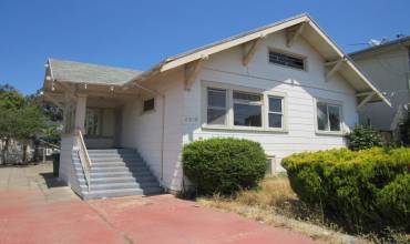 2109 38th Avenue, Oakland, California 94601, 3 Bedrooms Bedrooms, ,1 BathroomBathrooms,Residential,Buy,2109 38th Avenue,ML81977957