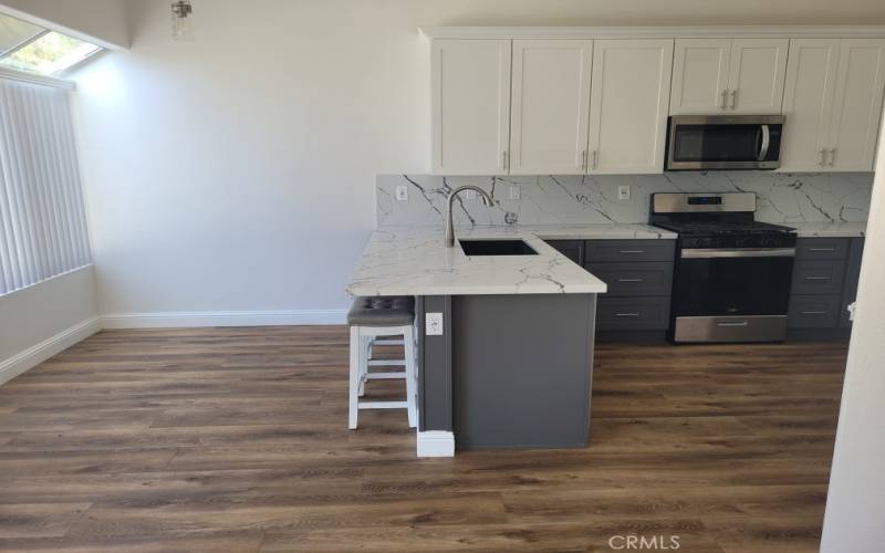 Breakfast nook & kitchen