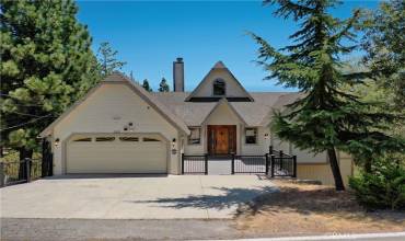 27363 Matterhorn Drive, Lake Arrowhead, California 92352, 5 Bedrooms Bedrooms, ,3 BathroomsBathrooms,Residential,Buy,27363 Matterhorn Drive,RW24176107