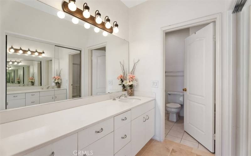 Spacious private bathroom in second bedroom