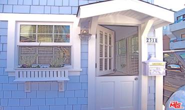 Adorable Cape Cod cottage details, Dutch doors, window boxes