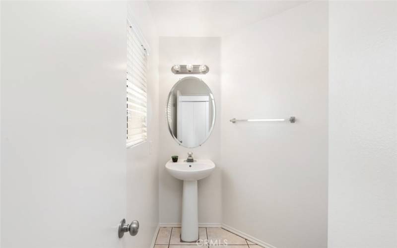 Spacious downstairs half bathroom