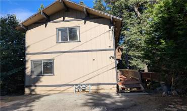 685 Ivy Lane, Lake Arrowhead, California 92352, 2 Bedrooms Bedrooms, ,1 BathroomBathrooms,Residential,Buy,685 Ivy Lane,RW24176793