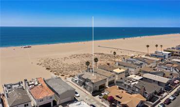 126 East Oceanfront, Newport Beach, California 92661, 3 Bedrooms Bedrooms, ,3 BathroomsBathrooms,Residential Lease,Rent,126 East Oceanfront,OC24170309