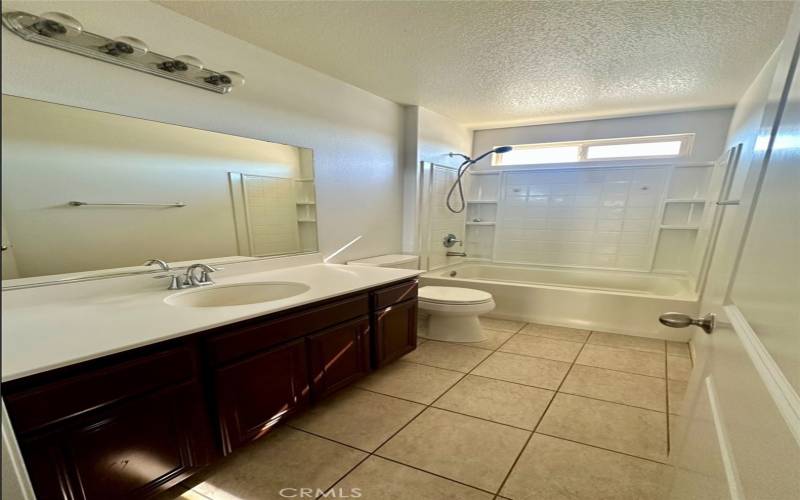 guest full bathroom