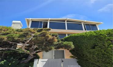 2512 Ocean Boulevard A, Corona del Mar, California 92625, 3 Bedrooms Bedrooms, ,2 BathroomsBathrooms,Residential Lease,Rent,2512 Ocean Boulevard A,OC24177239