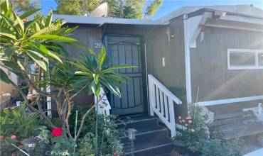 7735 Atlantic Avenue, Cudahy, California 90201, 3 Bedrooms Bedrooms, ,1 BathroomBathrooms,Manufactured In Park,Buy,7735 Atlantic Avenue,RS24177258