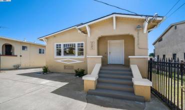 1747 E 22nd St, Oakland, California 94606, 4 Bedrooms Bedrooms, ,3 BathroomsBathrooms,Residential,Buy,1747 E 22nd St,41071079