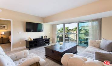 13700 Marina Pointe Drive 406, Marina del Rey, California 90292, 1 Bedroom Bedrooms, ,1 BathroomBathrooms,Residential Lease,Rent,13700 Marina Pointe Drive 406,24406377