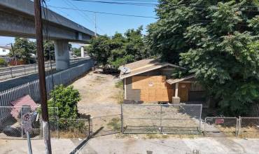 1701 E 61st Street, Los Angeles, California 90001, 2 Bedrooms Bedrooms, ,1 BathroomBathrooms,Residential,Buy,1701 E 61st Street,DW24176697