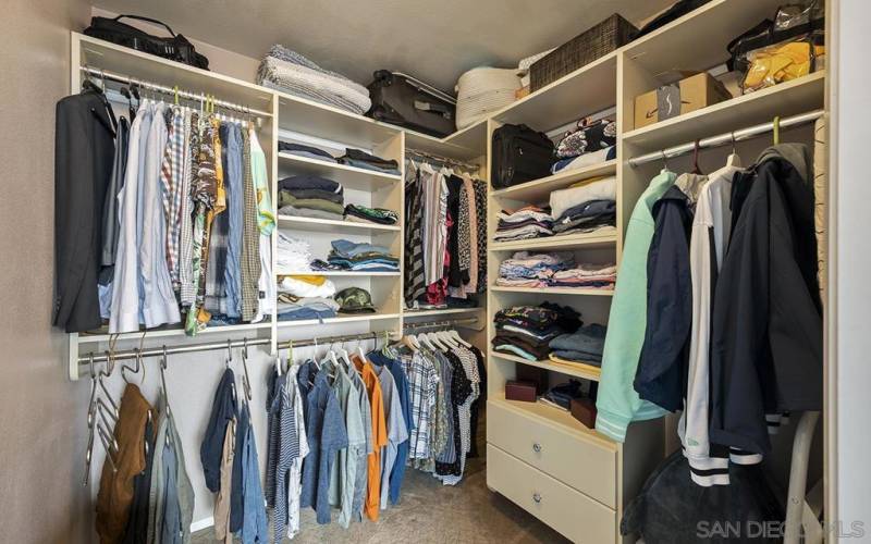 Walk-in Closet