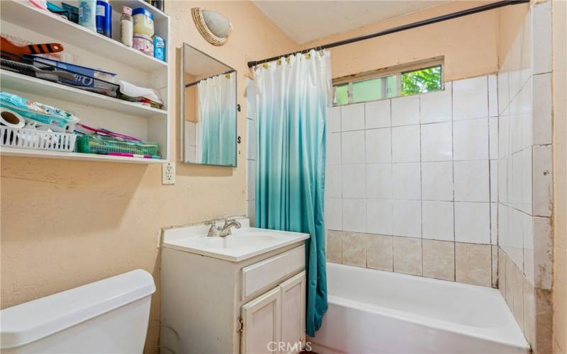 Back Unit Bathroom