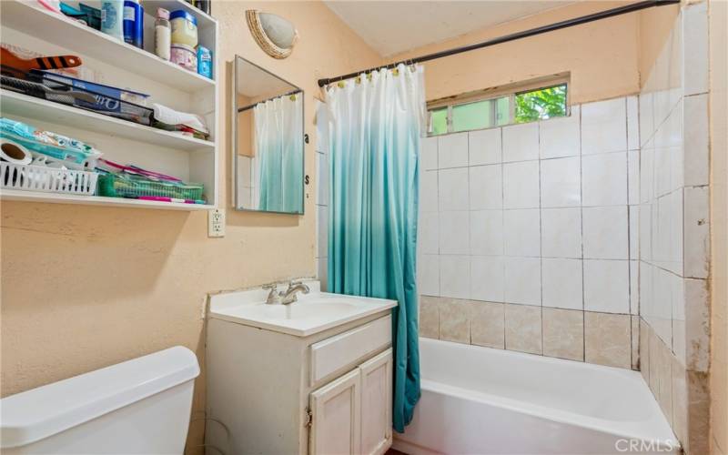 Back Unit Bathroom