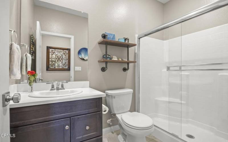 41-web-or-mls-UpmarketMedia_472tibb-168