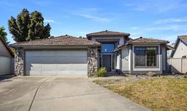 738 Nacional Court, Salinas, California 93901, 3 Bedrooms Bedrooms, ,2 BathroomsBathrooms,Residential,Buy,738 Nacional Court,ML81978195