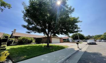 24336 Jennifer Place, Newhall, California 91321, 4 Bedrooms Bedrooms, ,2 BathroomsBathrooms,Residential,Buy,24336 Jennifer Place,SR24177685