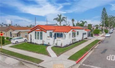 8201 S 8th Avenue, Inglewood, California 90305, 3 Bedrooms Bedrooms, ,2 BathroomsBathrooms,Residential,Buy,8201 S 8th Avenue,PW24177261