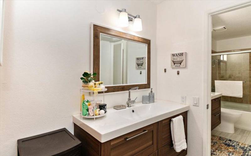 2074 N Mira Vista Second Vanity