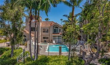 4591 Warner Avenue 305, Huntington Beach, California 92649, 3 Bedrooms Bedrooms, ,Residential,Buy,4591 Warner Avenue 305,OC24176304