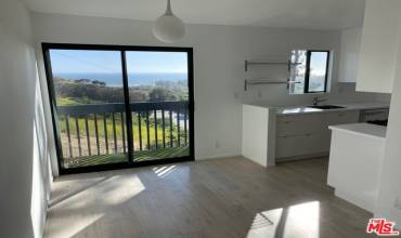 29239 HEATHERCLIFF Road 4, Malibu, California 90265, 2 Bedrooms Bedrooms, ,2 BathroomsBathrooms,Residential Lease,Rent,29239 HEATHERCLIFF Road 4,24433109