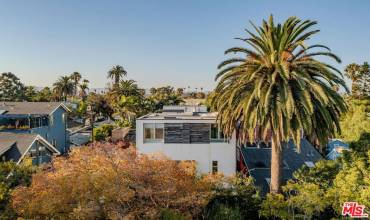 529 Rialto Avenue, Venice, California 90291, 4 Bedrooms Bedrooms, ,4 BathroomsBathrooms,Residential Lease,Rent,529 Rialto Avenue,24432699