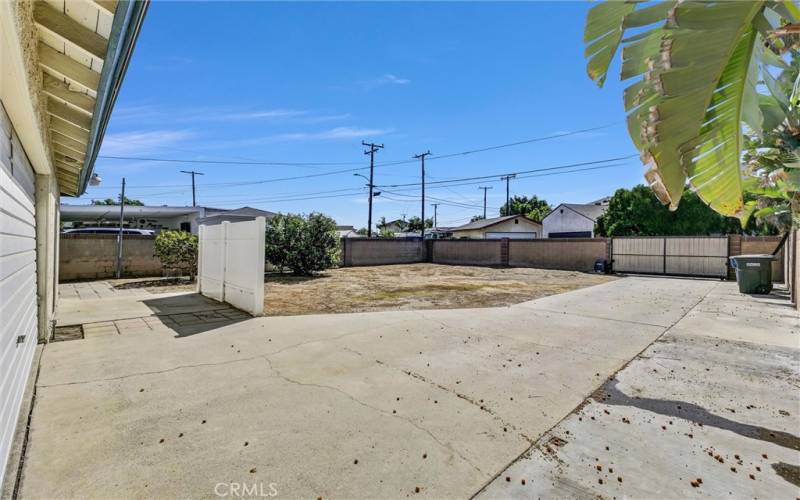 Automatic gate and long driveway.  Build another ADU on this LARGE LOT!!!!!