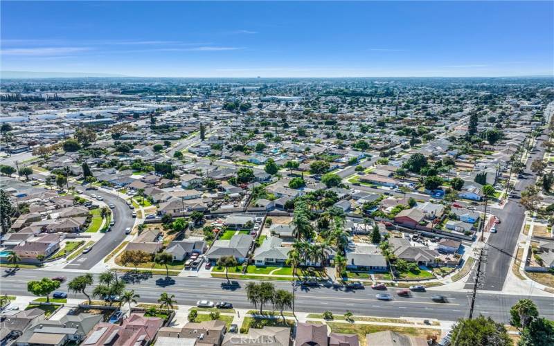 Best location in Bellflower, steps from Downey!!!!