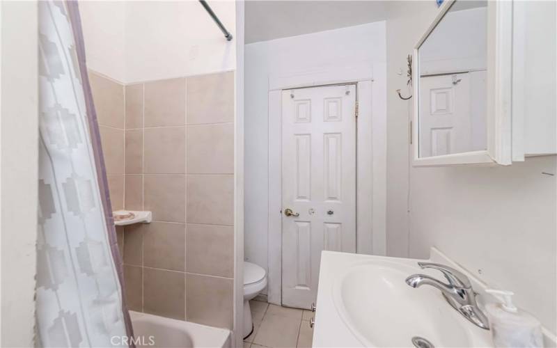 623 Unit Bathroom