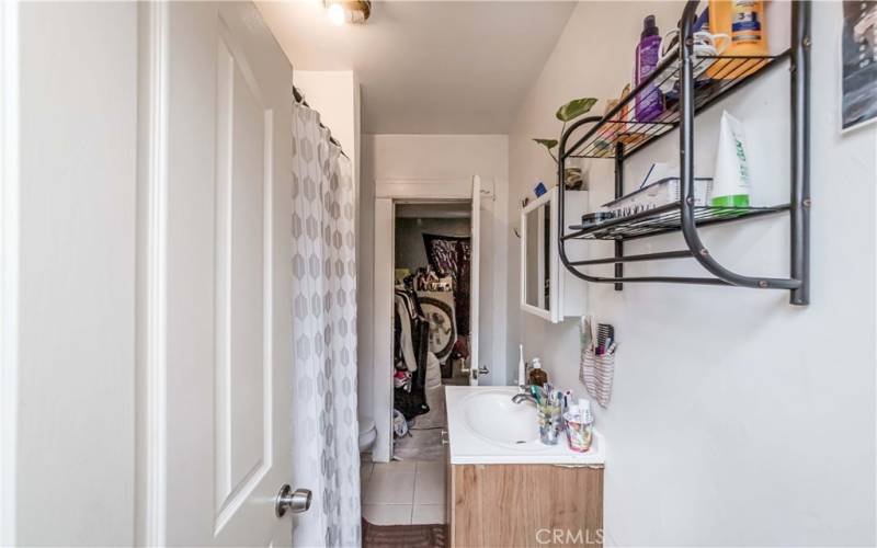 623 Unit Bathroom