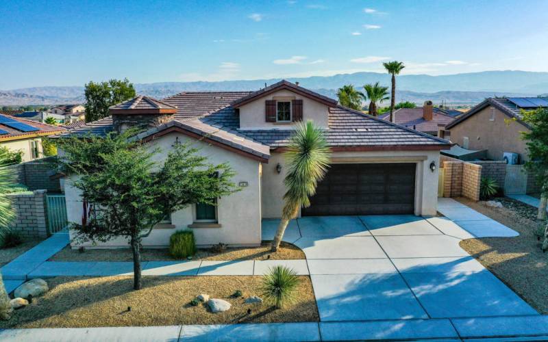 HOUSE WITH MOUNTAINS