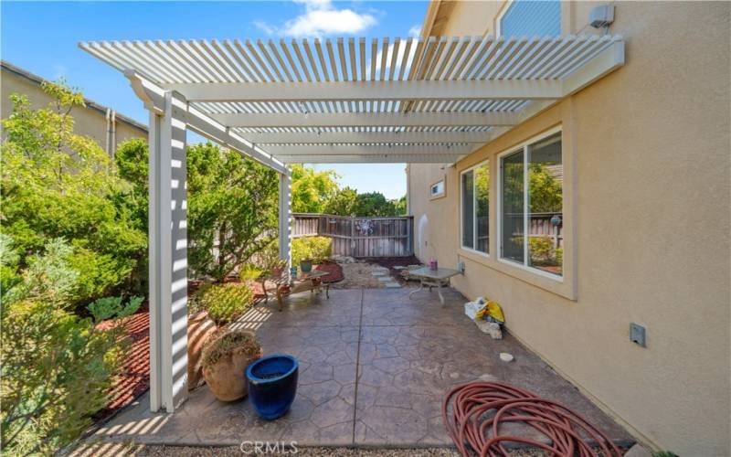 Private covered patio in Side yard