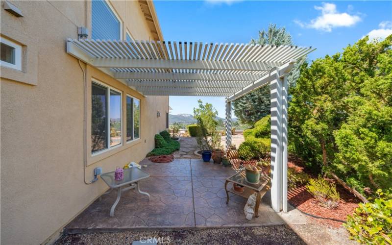 Private covered patio in Side yard