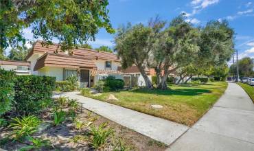 22311 Devonshire Street 36, Chatsworth, California 91311, 3 Bedrooms Bedrooms, ,2 BathroomsBathrooms,Residential Lease,Rent,22311 Devonshire Street 36,SR24179689