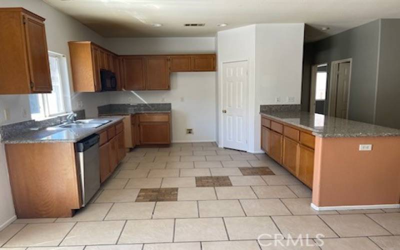 Kitchen in 14615 Tucson St, Victorville CA 92394