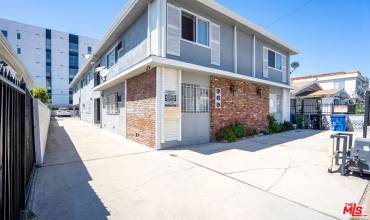 969 S Kenmore Avenue 2, Los Angeles, California 90006, 2 Bedrooms Bedrooms, ,1 BathroomBathrooms,Residential Lease,Rent,969 S Kenmore Avenue 2,24433473