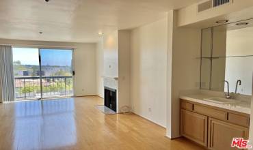 1851 Holmby Avenue 302, Los Angeles, California 90025, 2 Bedrooms Bedrooms, ,2 BathroomsBathrooms,Residential Lease,Rent,1851 Holmby Avenue 302,24433311